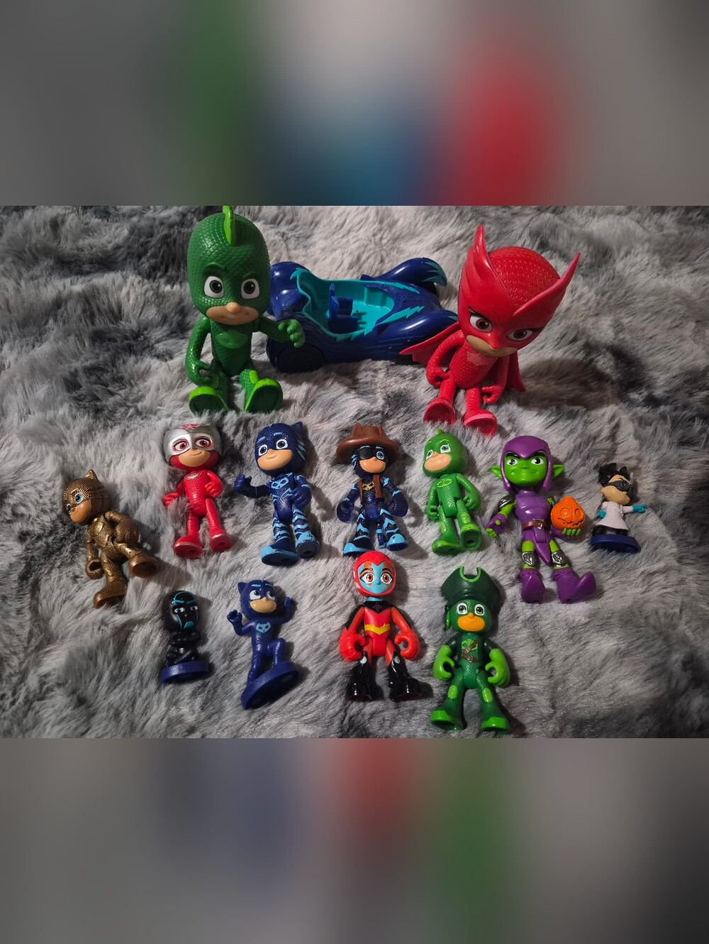 PJ Masks Action Figures (13) Lot and Vehicle